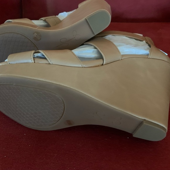 NWOT- Jessica Simpson Wedges - Buff /Nude - Picture 10 of 14